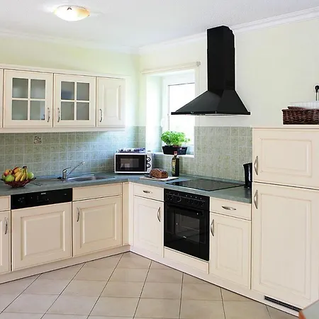 別荘 Ferienhaeuser Am Kummerower See,