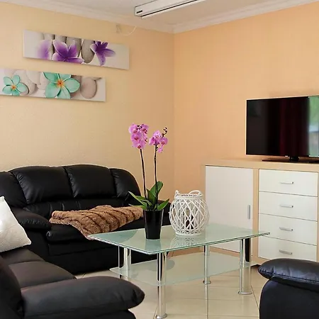 度假居 Ferienhaeuser Am Kummerower See, *